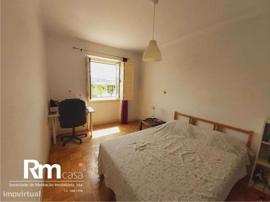 excelente prédio na Av. Emidio Navarro, junto ao Parque da Cidade-28