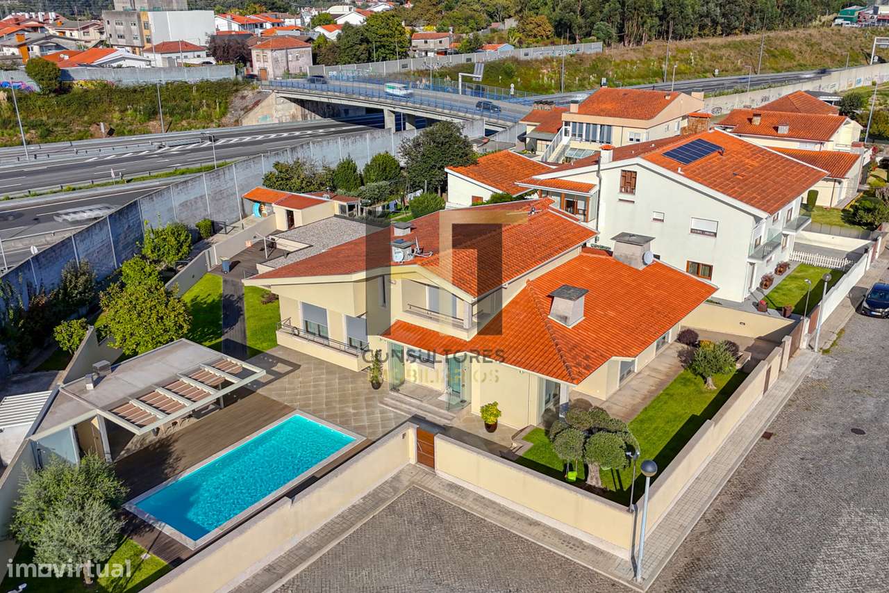 Moradia | T4  | Suíte | Piscina | Jardim | Box | Maia - Grande imagem: 5/53