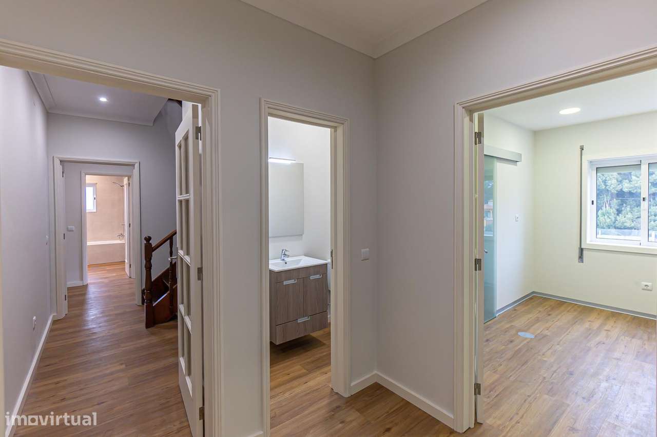 T4 DUPLEX COBERTURA,196 m², 4 Varandas/Solários, Garagem em Arcozelo-25