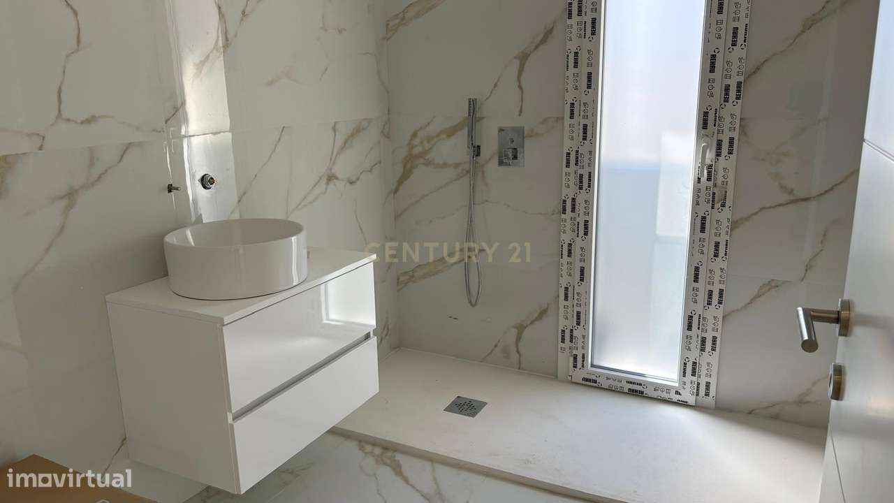 Moradia independente à venda em Famões, Odivelas-46