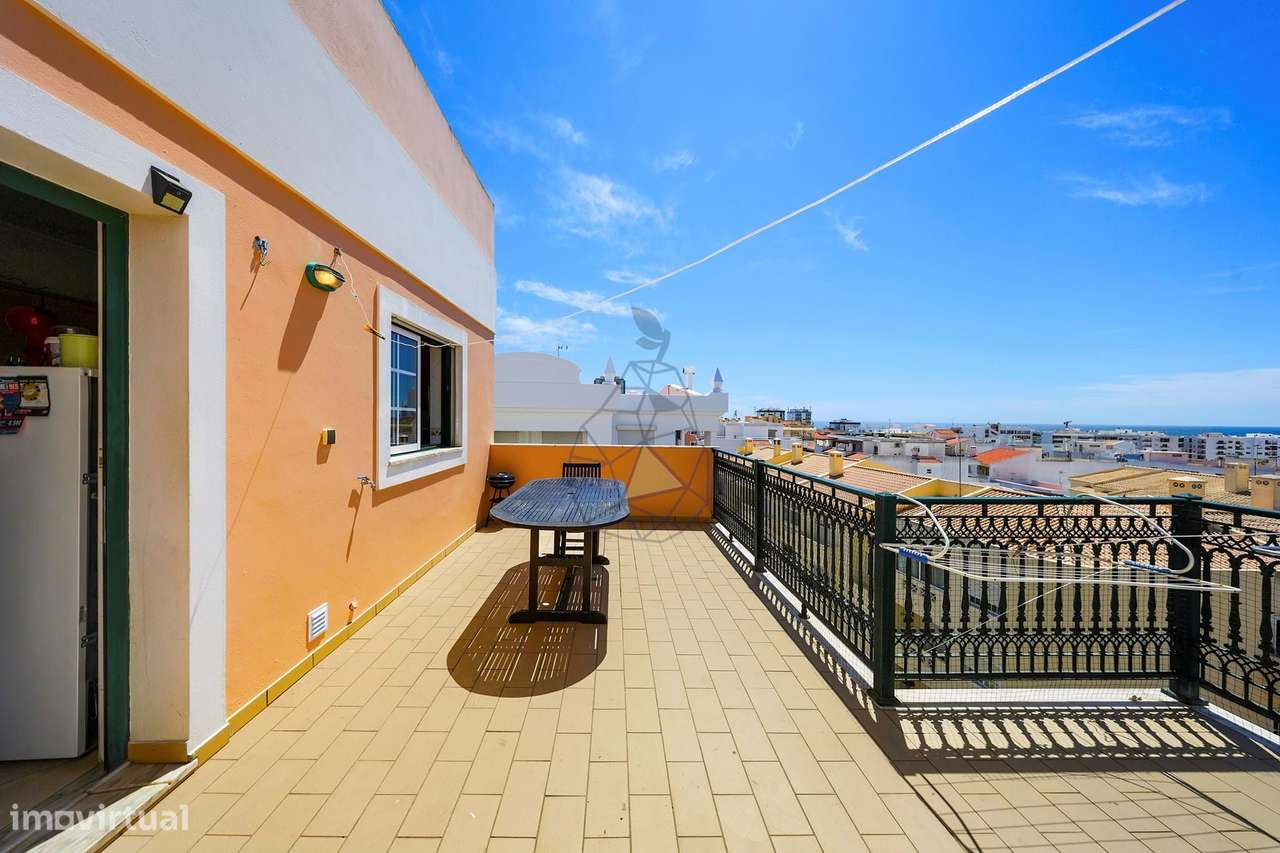 Apartamento T1+3 com Vista Mar do terraço em Quarteira-10