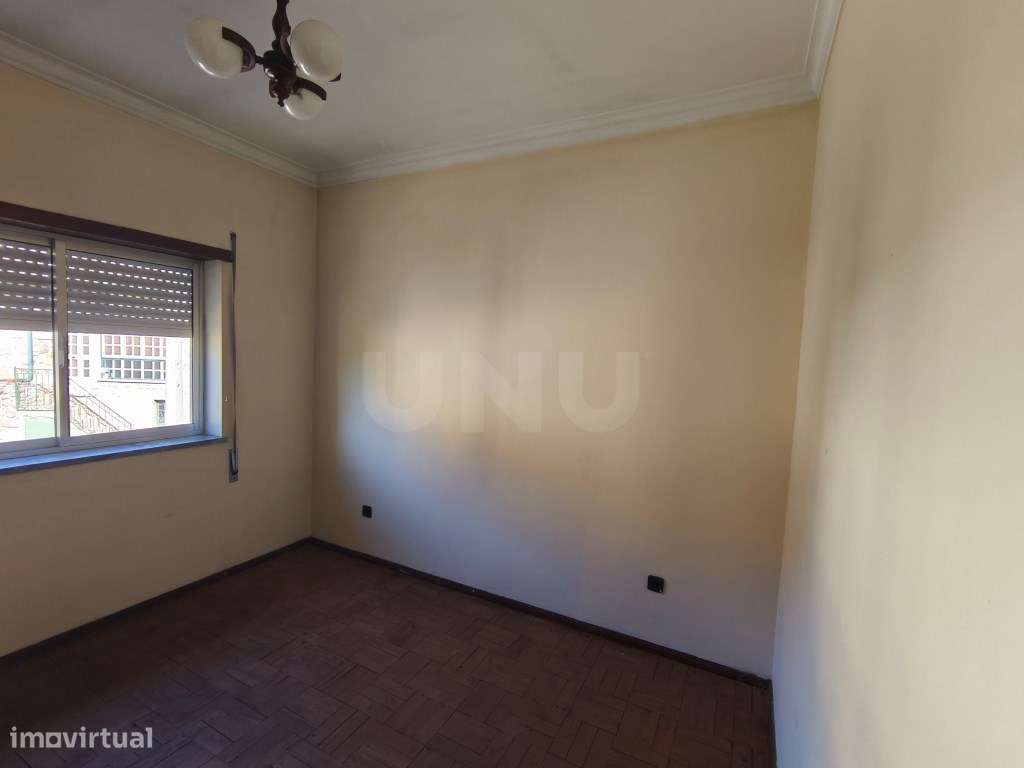 Moradia, em aldeia tranquila, em excelente estado de conservação, p...-9