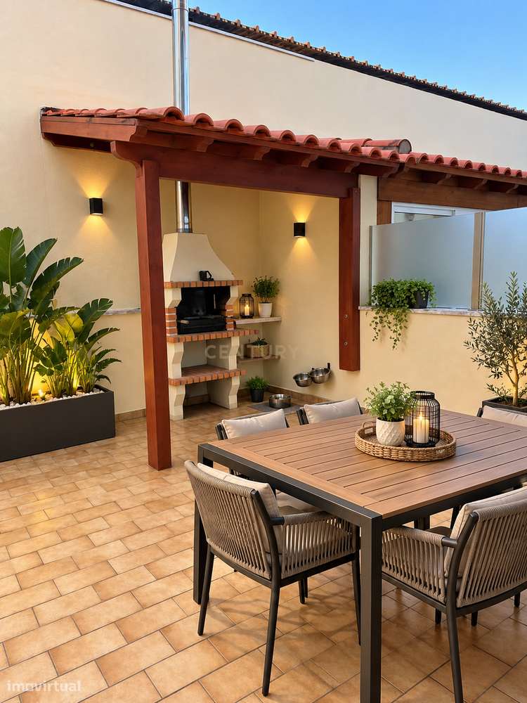 T2 com Terraço e Arrecadação | Porto Alto-2