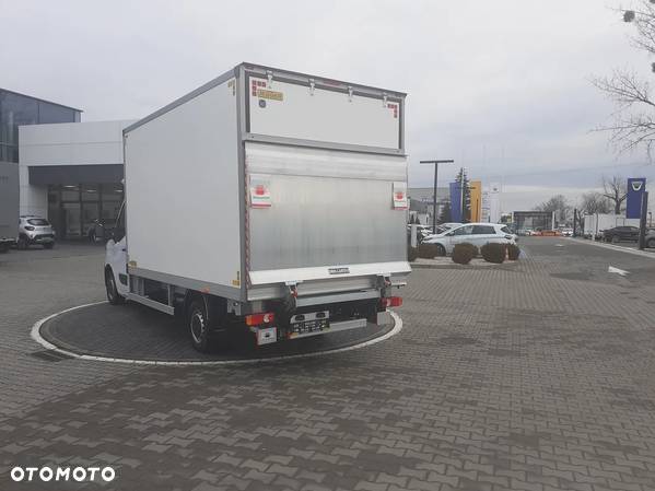 Renault Master Kontener z windą - 4