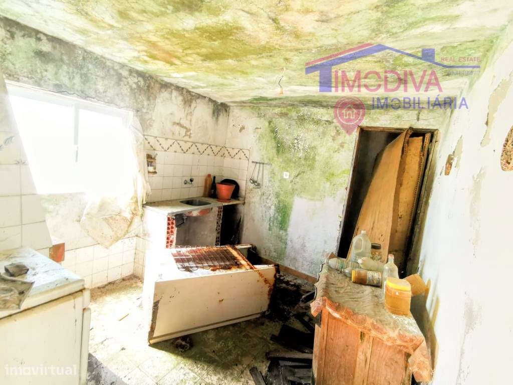 Moradia T2 com terreno a confrontar com ribeira em Figueiró dos Vinhos - Grande imagem: 5/18