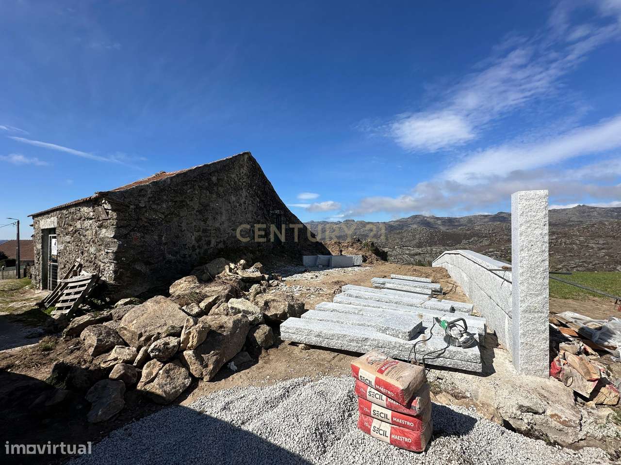 Terreno com Ruina em Pitão das Junias, zona do geres-19