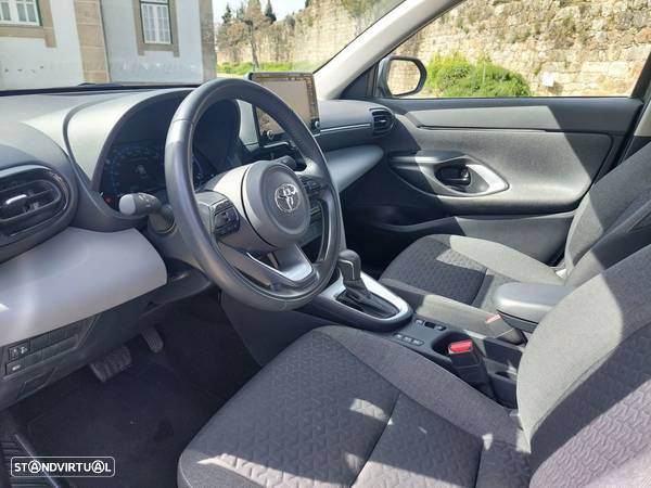 Toyota Yaris Cross 1.5 HDF Comfort Plus - 17