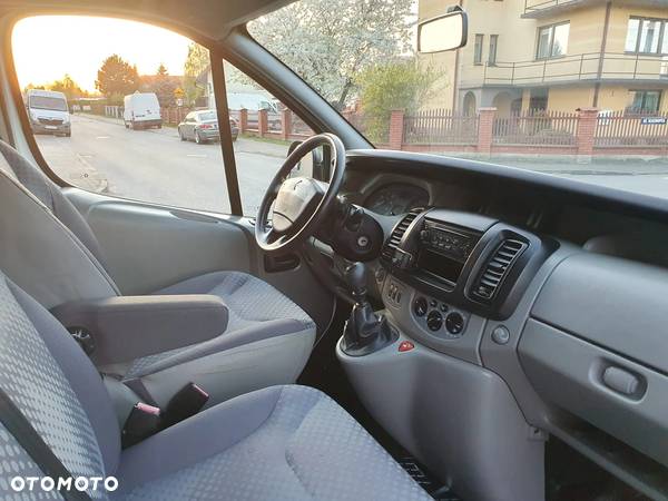 Renault Trafic - 12