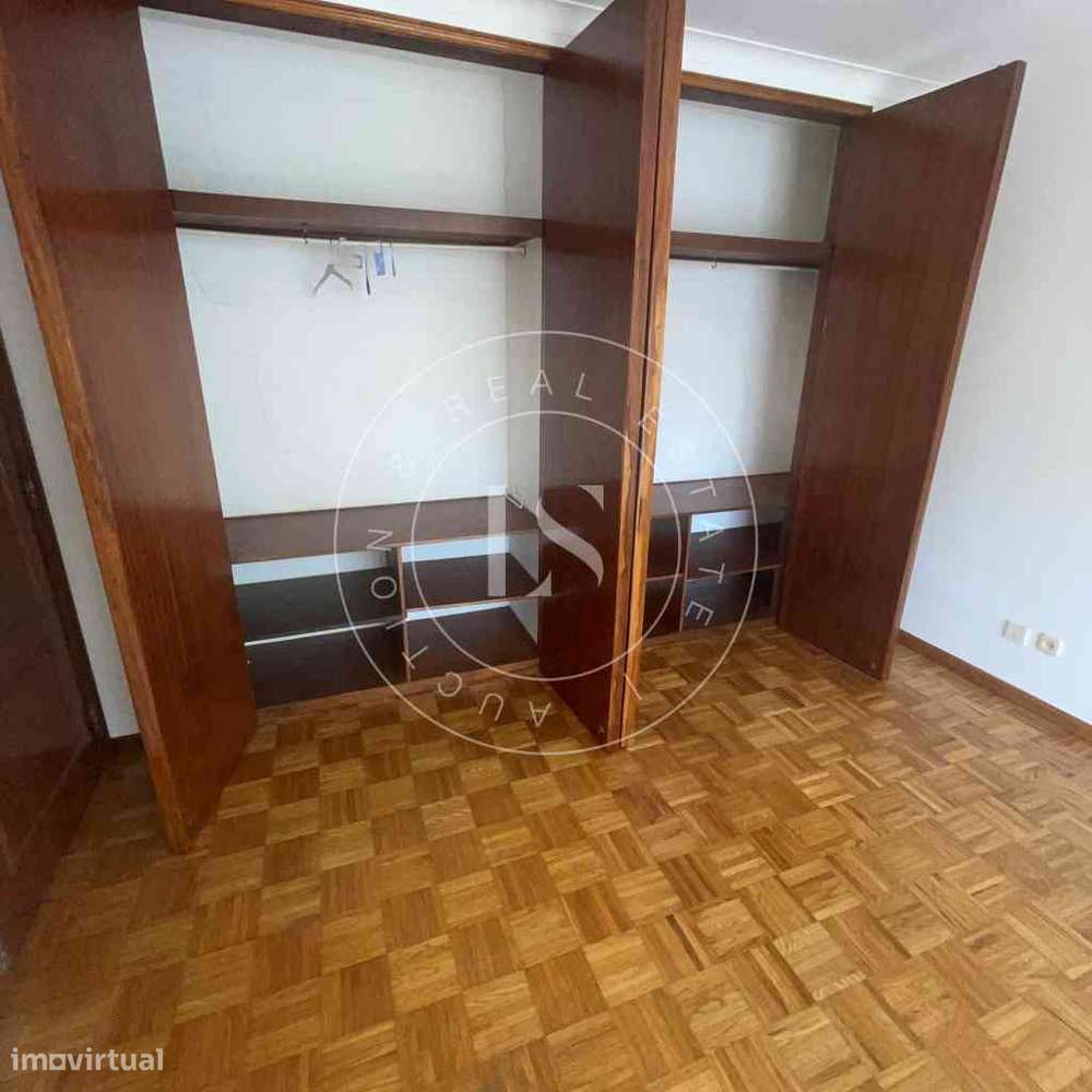 Apartamento T2 com Garagem e Arrumos | Urb. dos Altos | Cidade da Maia-27