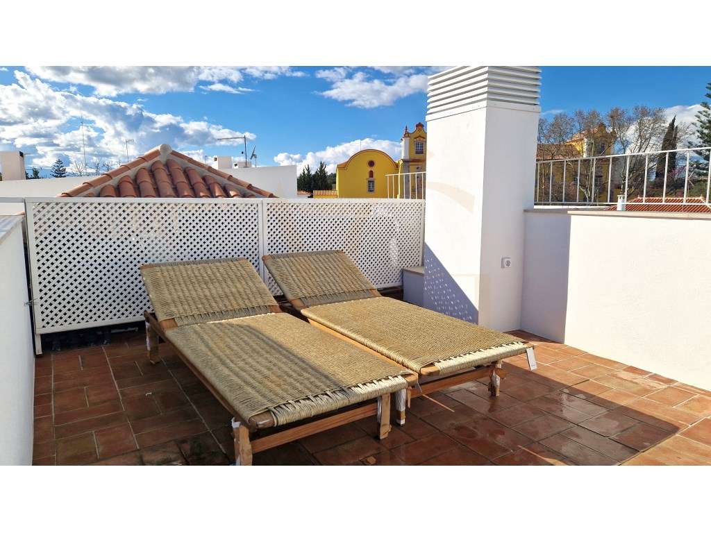 Moradia T3 de luxo no centro de Tavira com piscina e garagem privada-23
