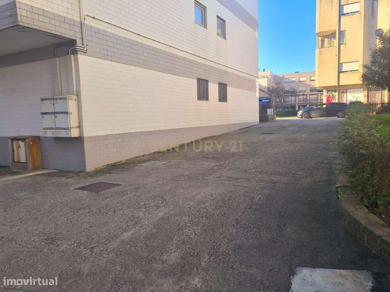 Lugar de Garagem junto à Estação do Metro da Póvoa de Varzim - Grande imagem: 2/4