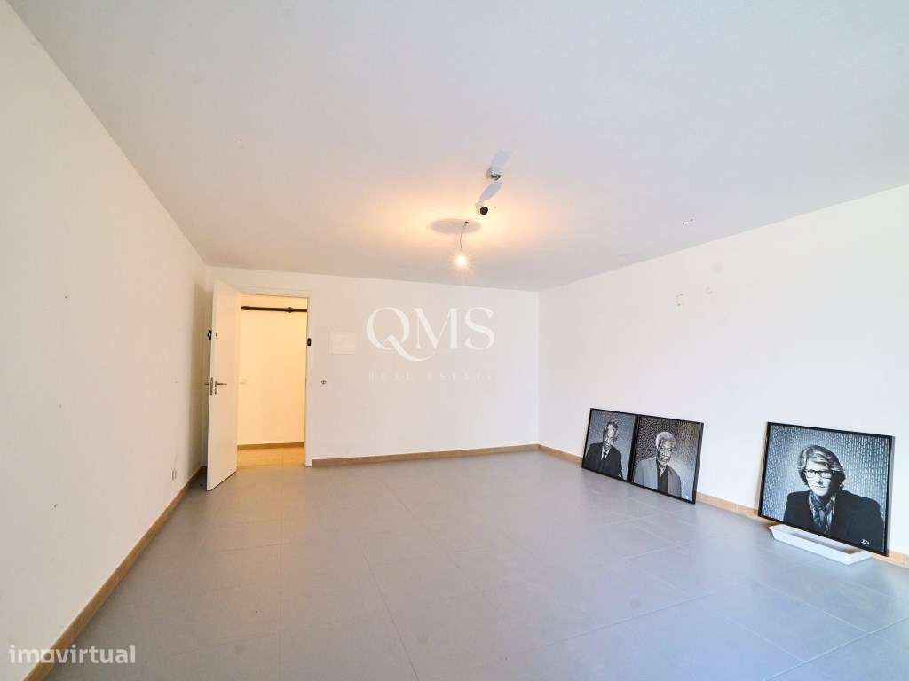 Duplex contemporâneo de três níveis em Santa Bárbara de Nexe, Algarve-43