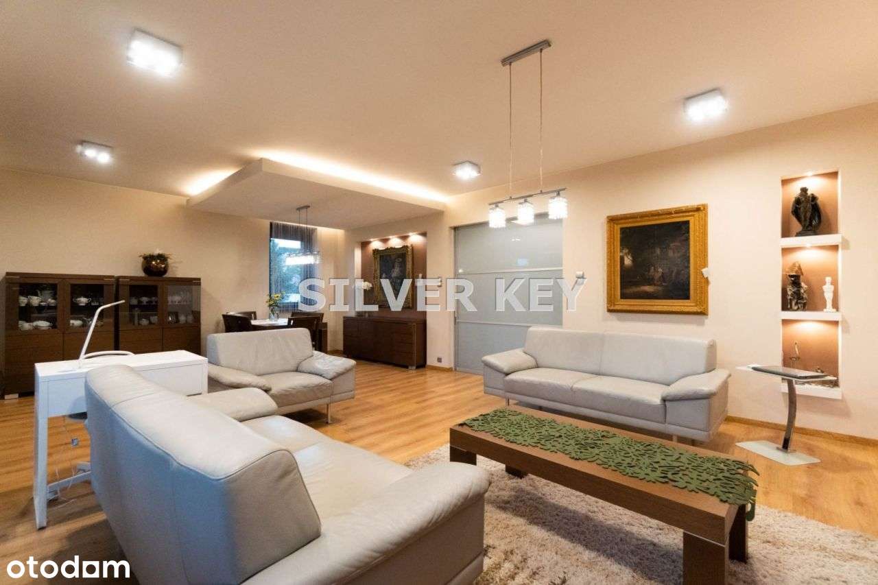 Wyjątkowy Dom z Dodatkowym Budynkiem Usługowym-2