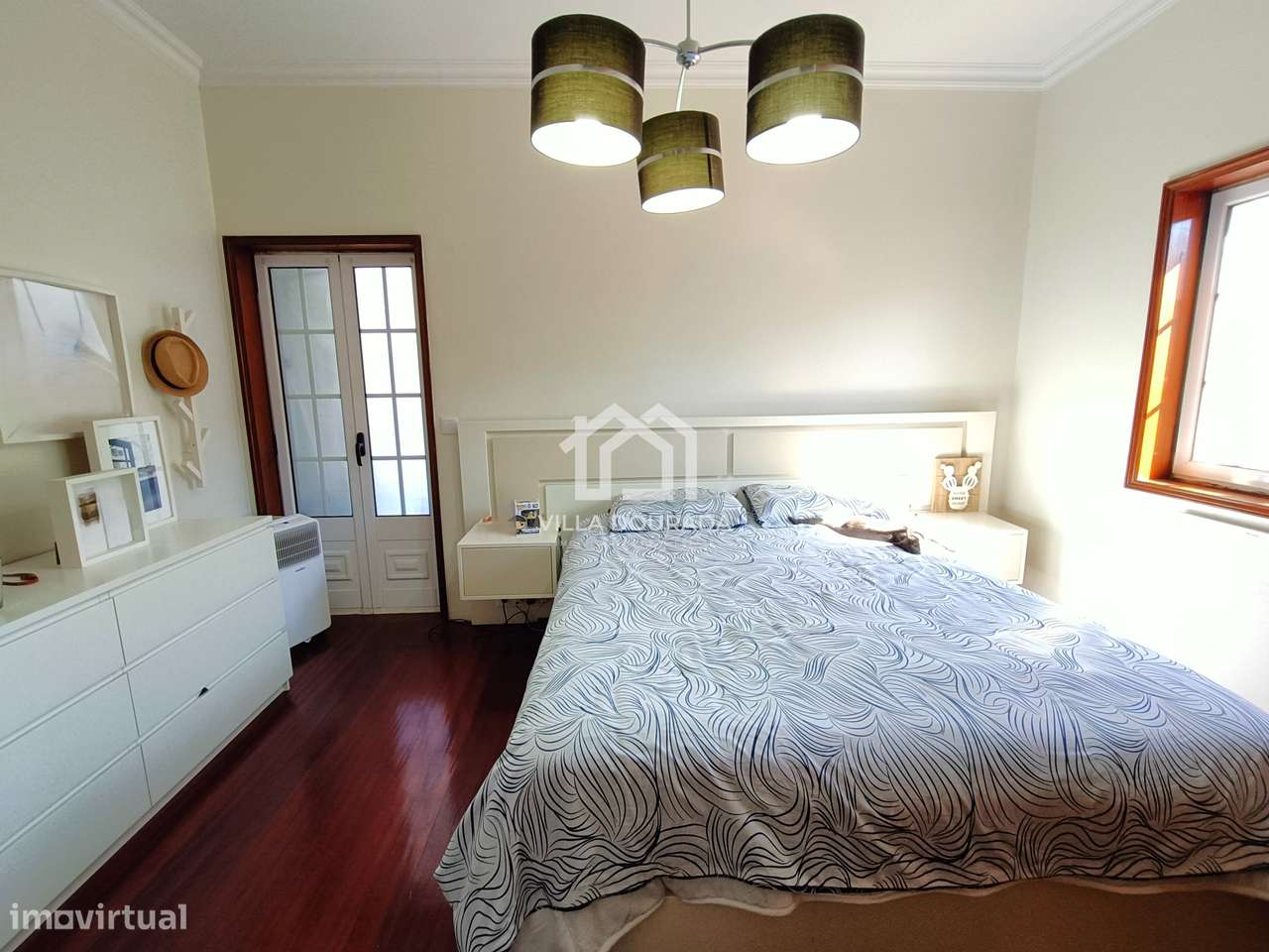 Moradia T3 ao centro de Pereiró com piscina. Aproveite!-16