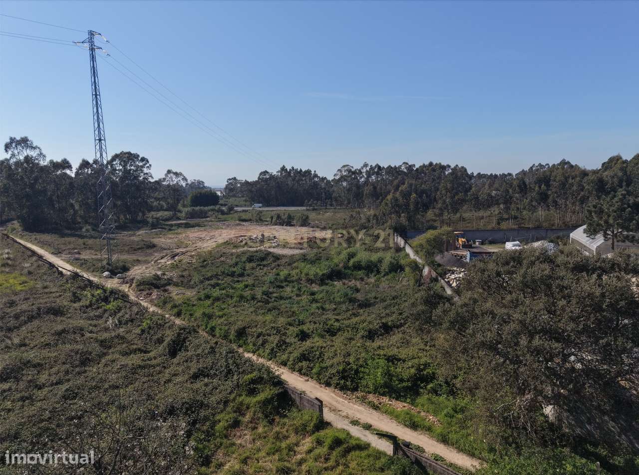 Terreno, com 16 000m², para construção de armazéns, em zona industrial - Grande imagem: 2/3