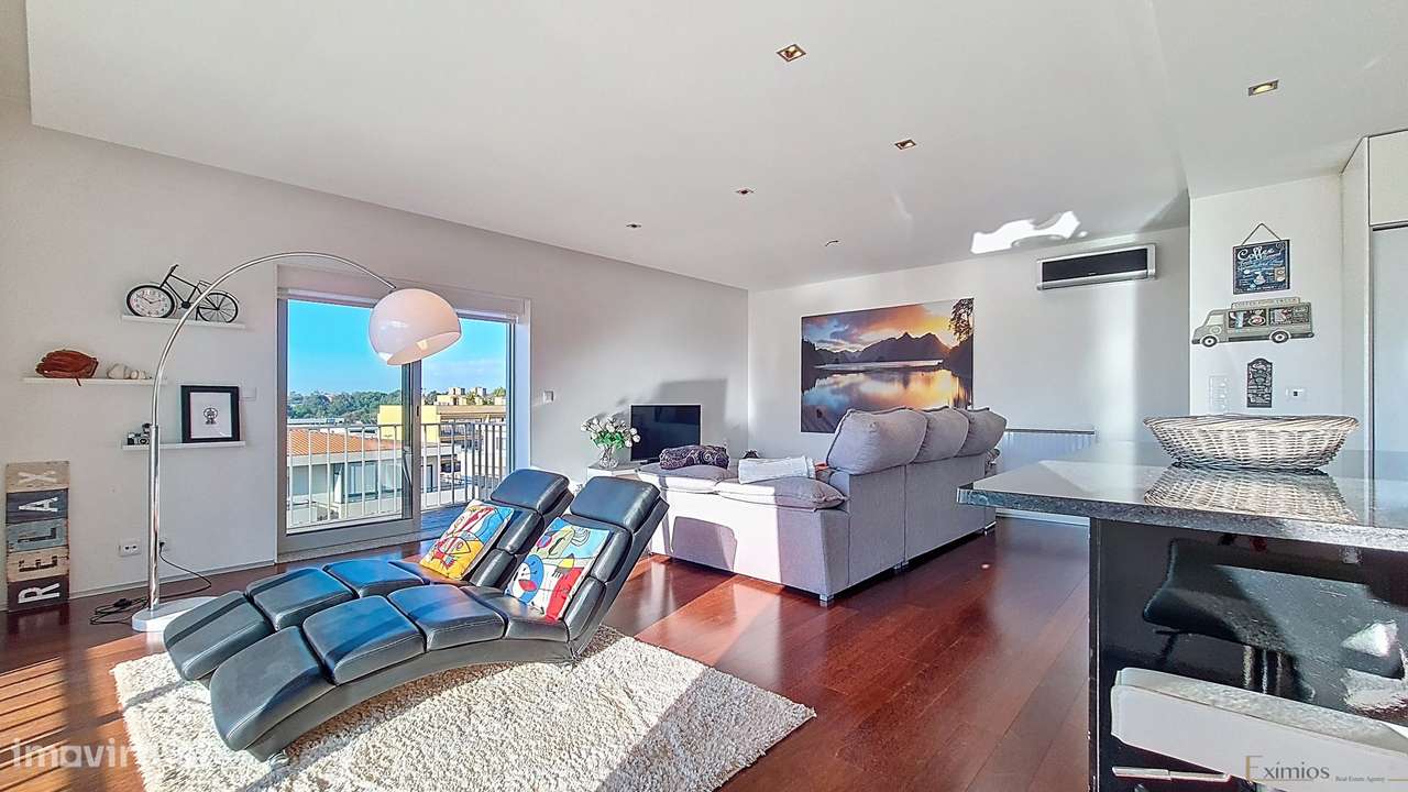 Apartamento T2 com garagem, em Árvore-4