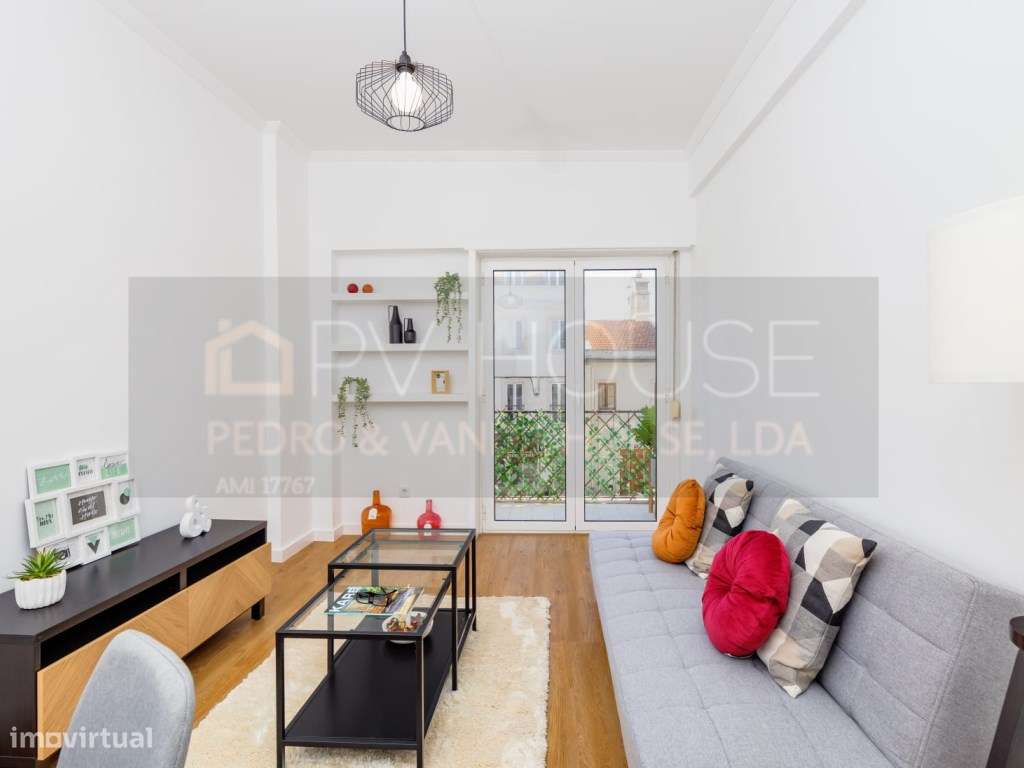 Apartamento T2 Benfica Rua Drº João de Barros nº25 r/c dt-19