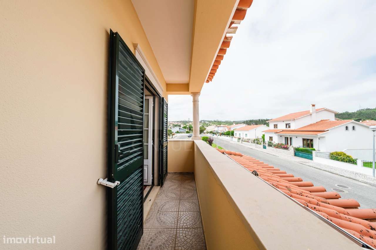 Moradia T4 com Charme em Olho Marinho | 260m² | Lote 734m²-45