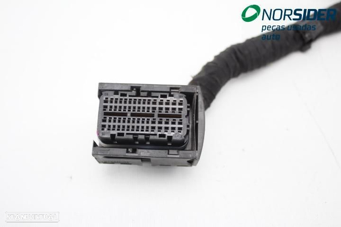 Instala elect comparti motor Volkswagen Polo|14-17 - 2