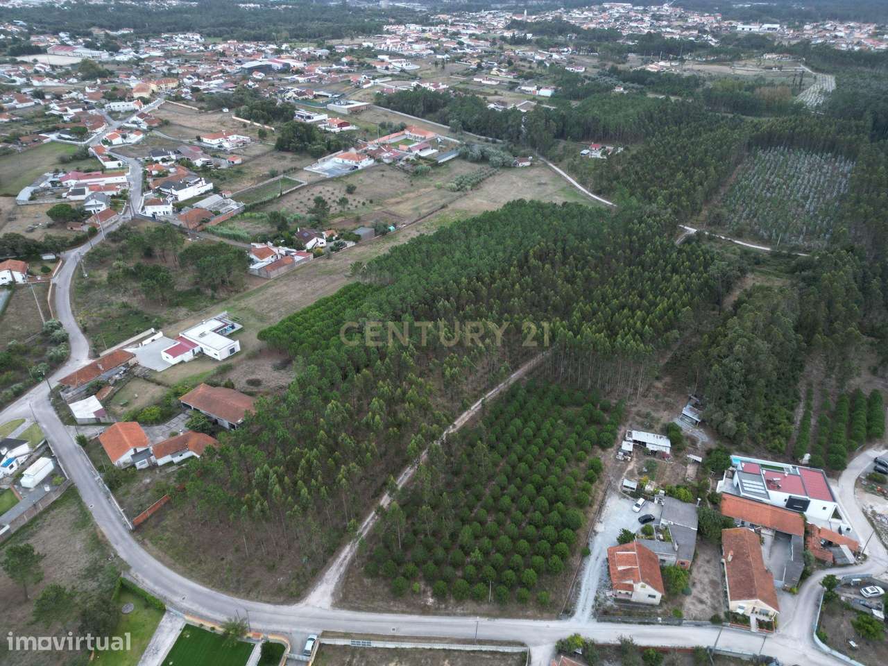 Terreno de 13.730m² para construção - Localização Premium e Potencial - Grande imagem: 5/8