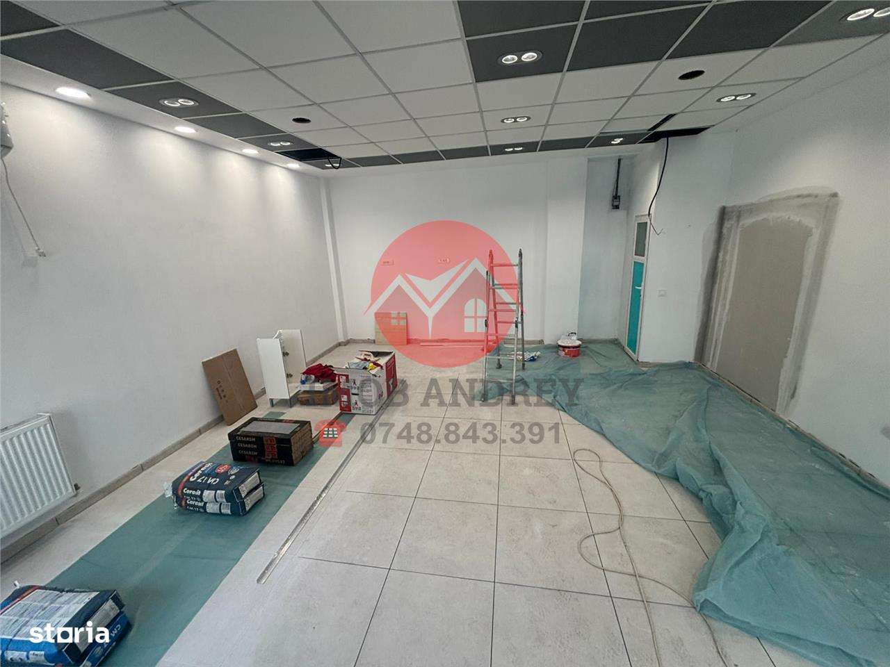 Spatiu de închiriat – Ultracentral, parter, vitrina mare, trafic inten - Imagine principală: 3/5