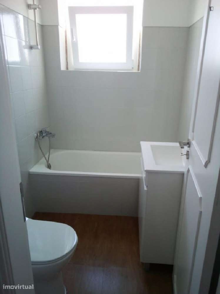 Quarto - localizado em Lisbon - Grande imagem: 5/7