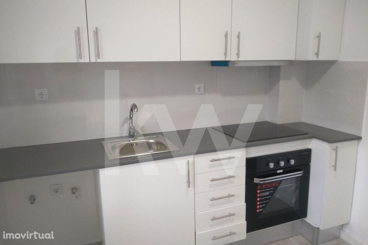 Apartamento T3 totalmente remodelado na Amora, Seixal