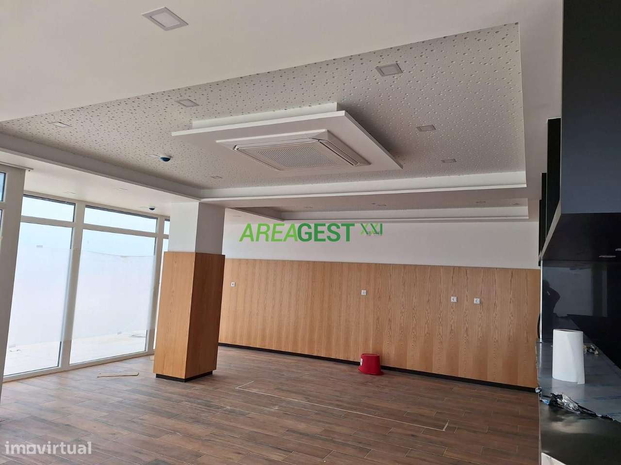 Loja para Venda com rendimento, localizada em Ericeira-11