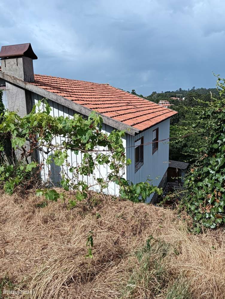 Moradia Familiar R/C e 1º andar - Grande imagem: 3/12