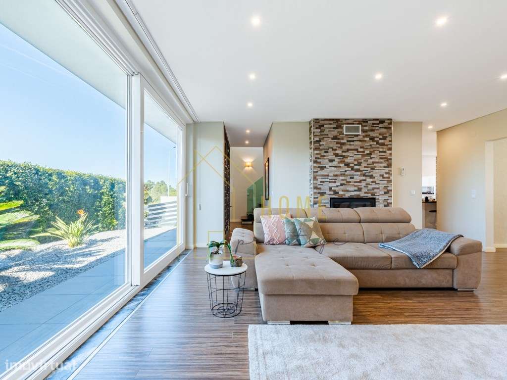 Moradia T4 na Urbanização Jardins de Santiago- Setúbal-7