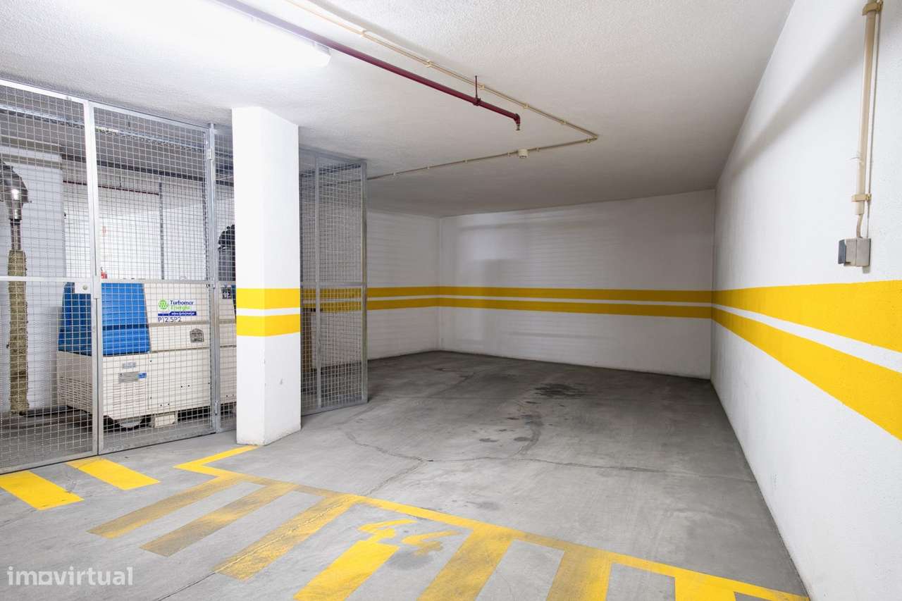 Espaço Comercial Novo em Vila Chã, Amadora-9