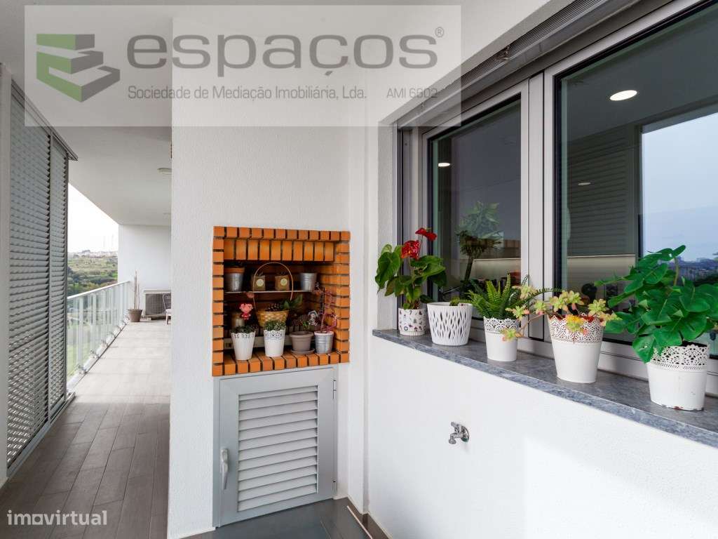 Fantástico T4 com Terraço Privativo, Varanda, Box , Vista Rio, Quin...-9