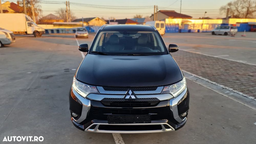 Second hand Mitsubishi Outlander - 18 500 EUR, 166 000 km - Autovit