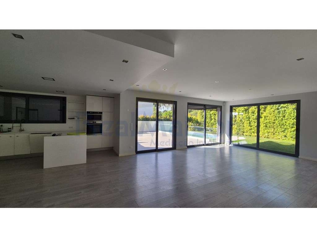 Excelente Moradia de Luxo c/ 7 quartos, Piscina e Jardim-7