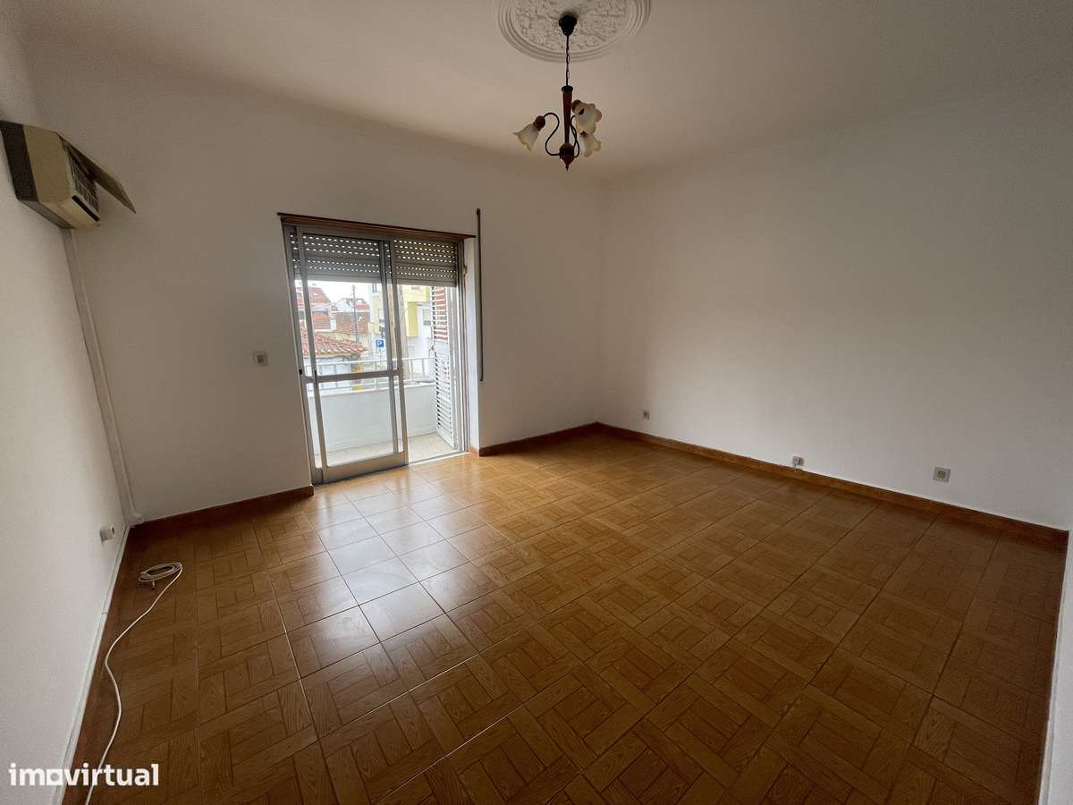 Oportunidade no Montijo! T2 com Terraço e Varandas perto de tudo. - Grande imagem: 3/17