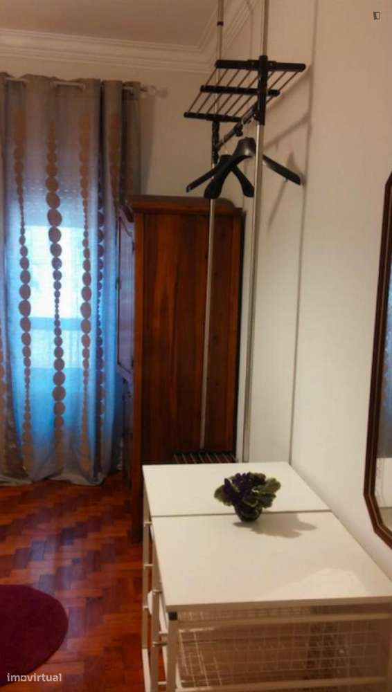 Quarto - localizado em Benfica Lisbon - Grande imagem: 4/17