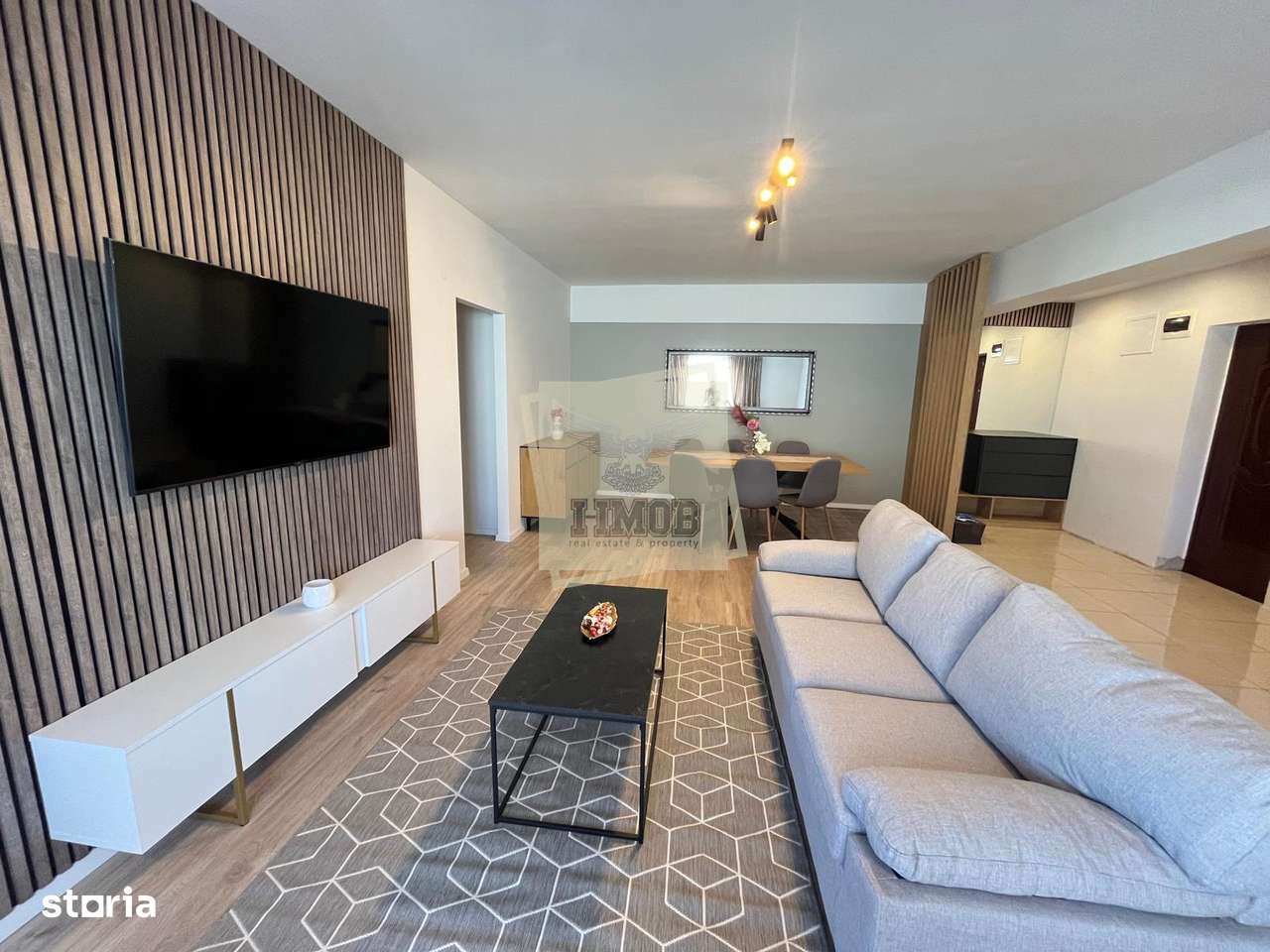 Apartament de lux 3 camere 2 bai si parcare in zona Centrala - Imagine principală: 1/14