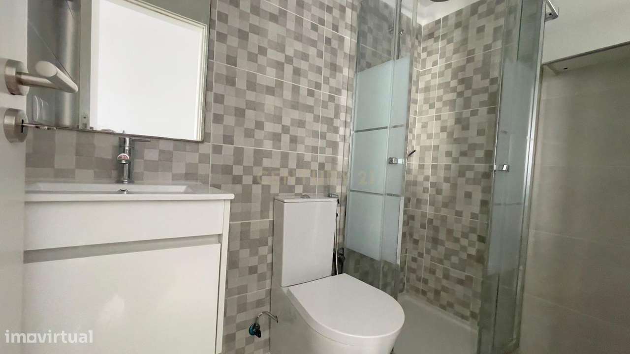 Apartamento T2 em Almada com  Boa Localização - Grande imagem: 2/35