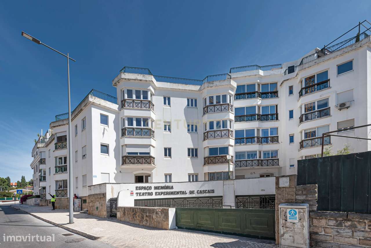 Apartamento Renovado com Vista Mar no Coração de Cascais-9