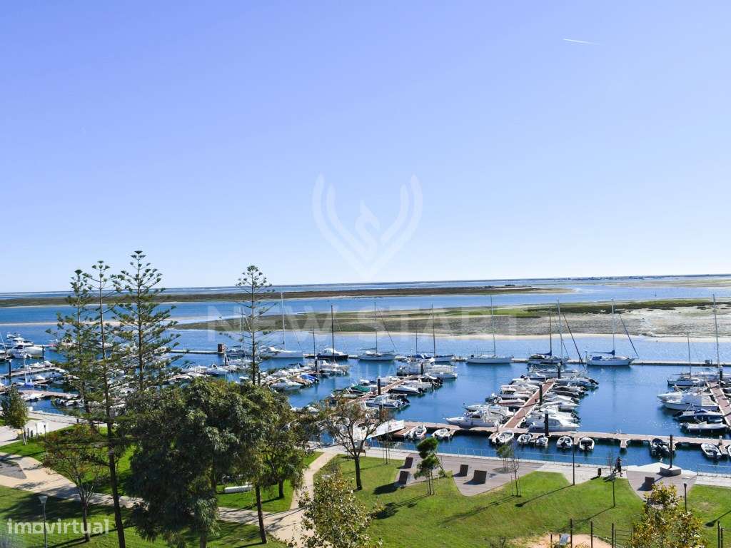 Apartamento T4 de Luxo no Del Mar Marina em Olhão-39