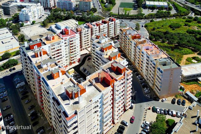 Apartamento com 1 Quarto  na Urbanização Horta da Raminha  em Portimão-33