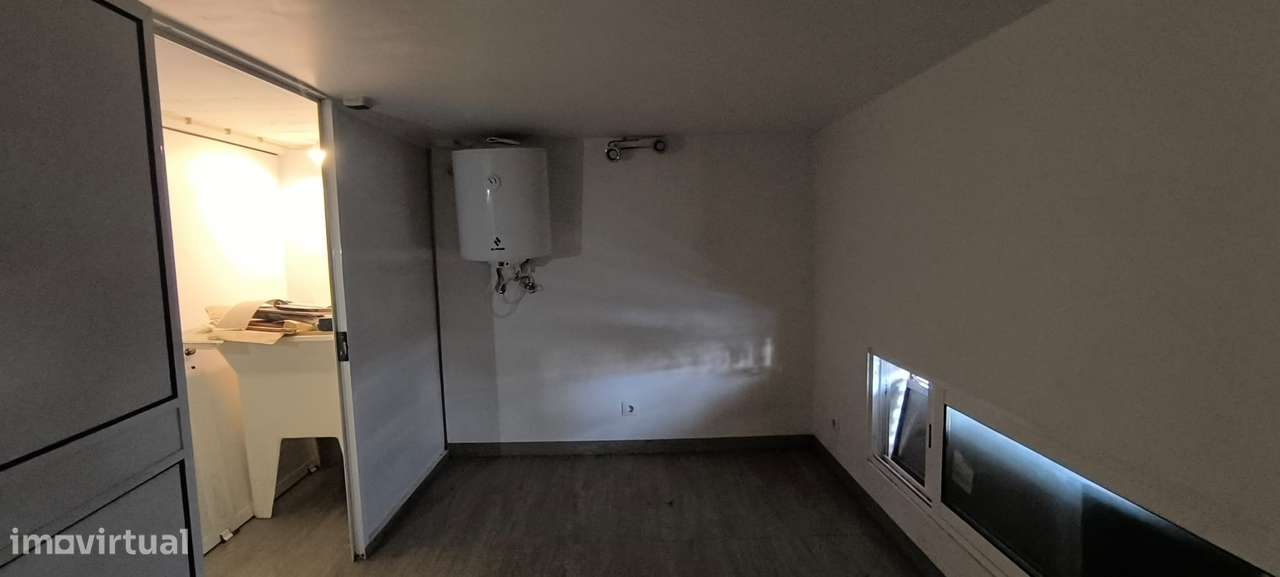 Espaço Comercial 250 m² | Ramada, Odivelas-25