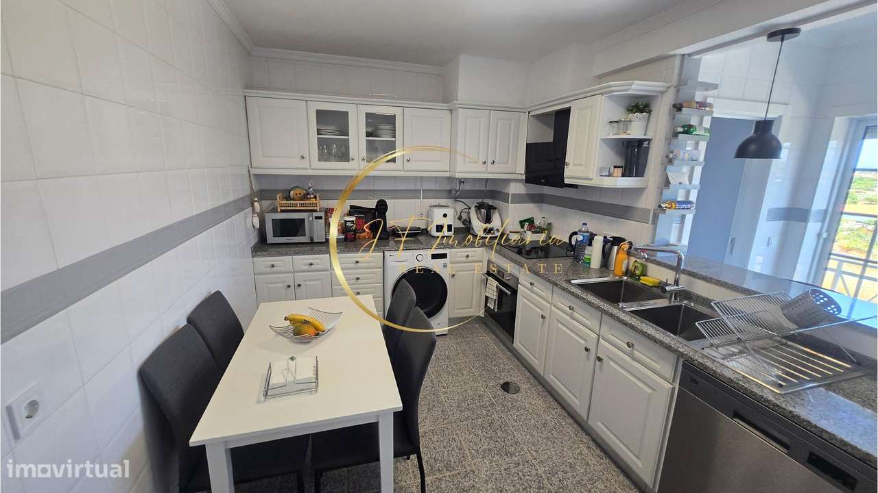 Apartamento T2 em Azurva com garagem-26