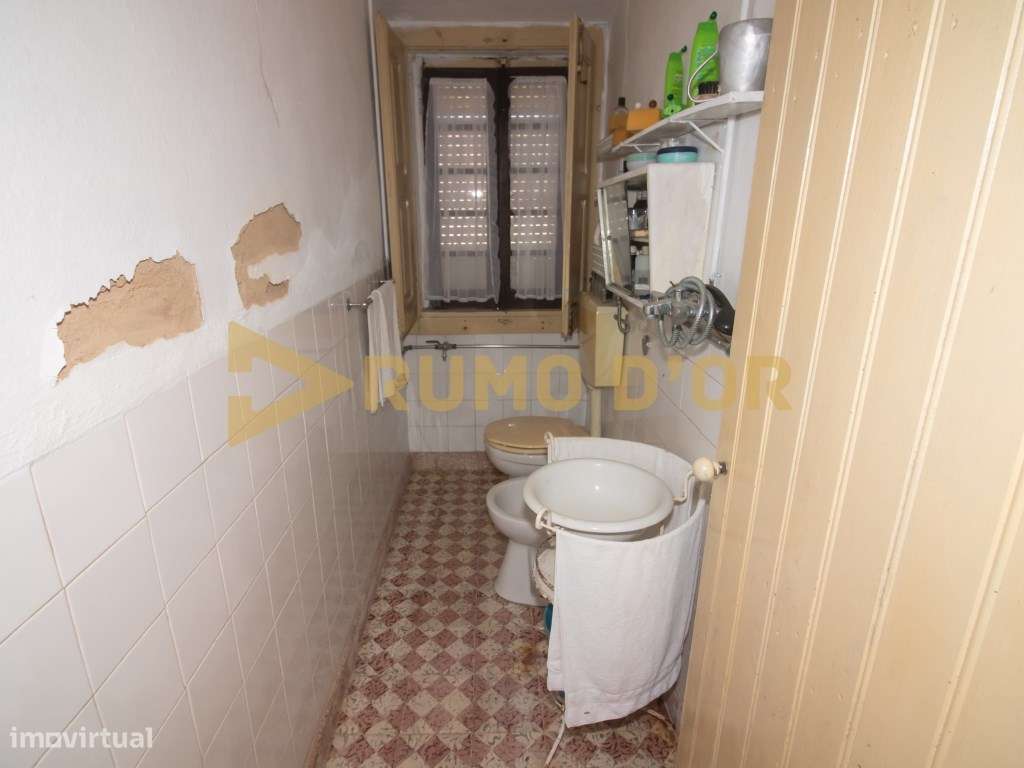 2 Moradias T3 para Recuperar em Penafirme da Ventosa, Alenquer-5