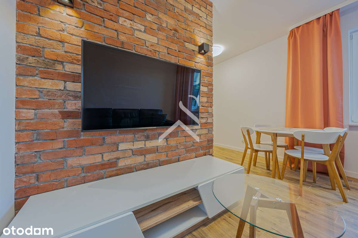 Kawalerka - Umeblowana - Miejsce w hali-2