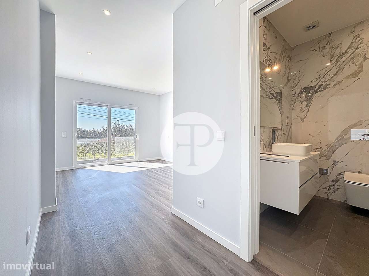 Moradia T4 com 2 suítes, piscina interior central em Alfeizerão-16