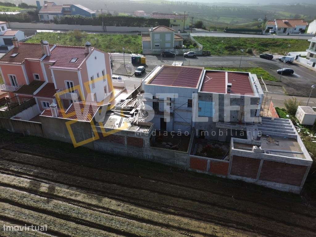 Moradia T3 com três magnificas suítes - NOVA-18