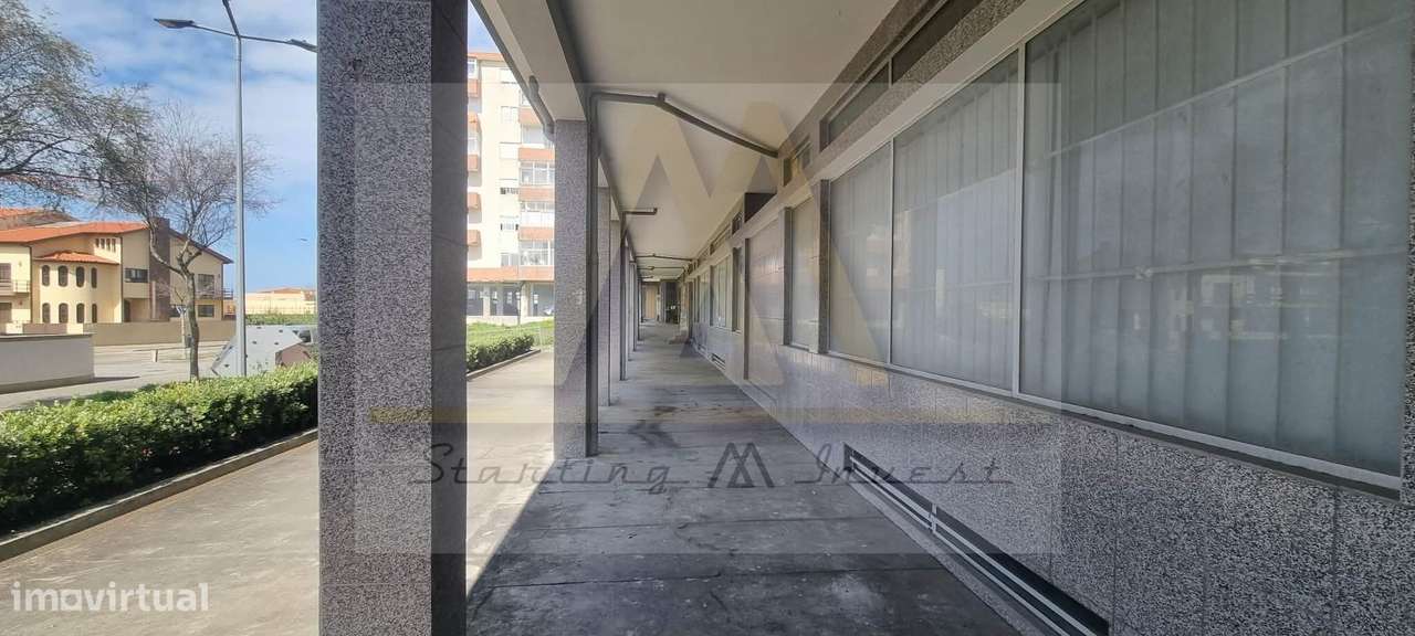 LOJA situada na rua 5 de Outubro em Vila do Conde.-14