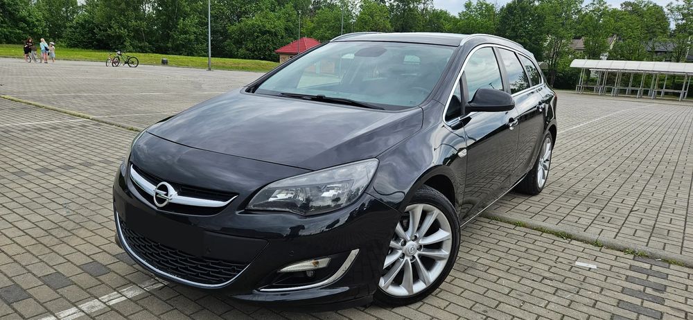 Opel Astra J 1.7 CDTI DPF ecoFLEX TourerStart/Stop 105g Exklusiv 2013
