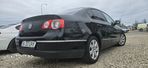 Volkswagen Passat 1.8 TSI Trendline DSG - 2